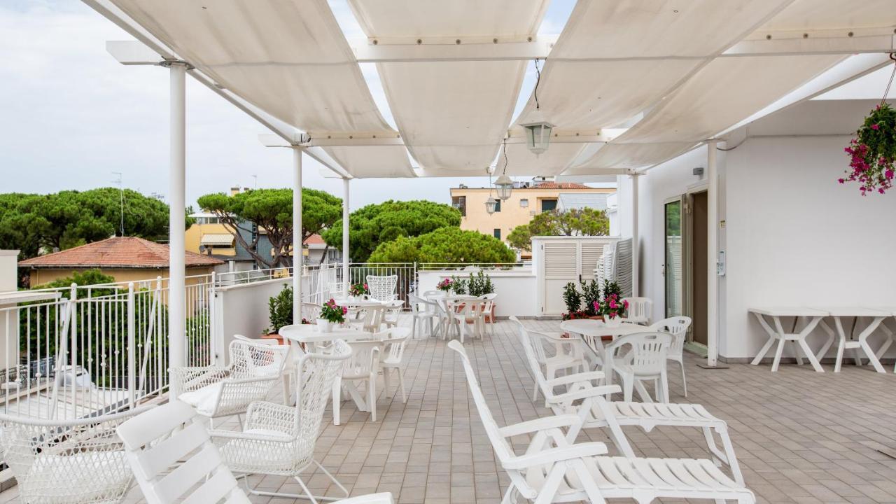 Beyou Hotel Villa Rosa Риччоне Екстер'єр фото