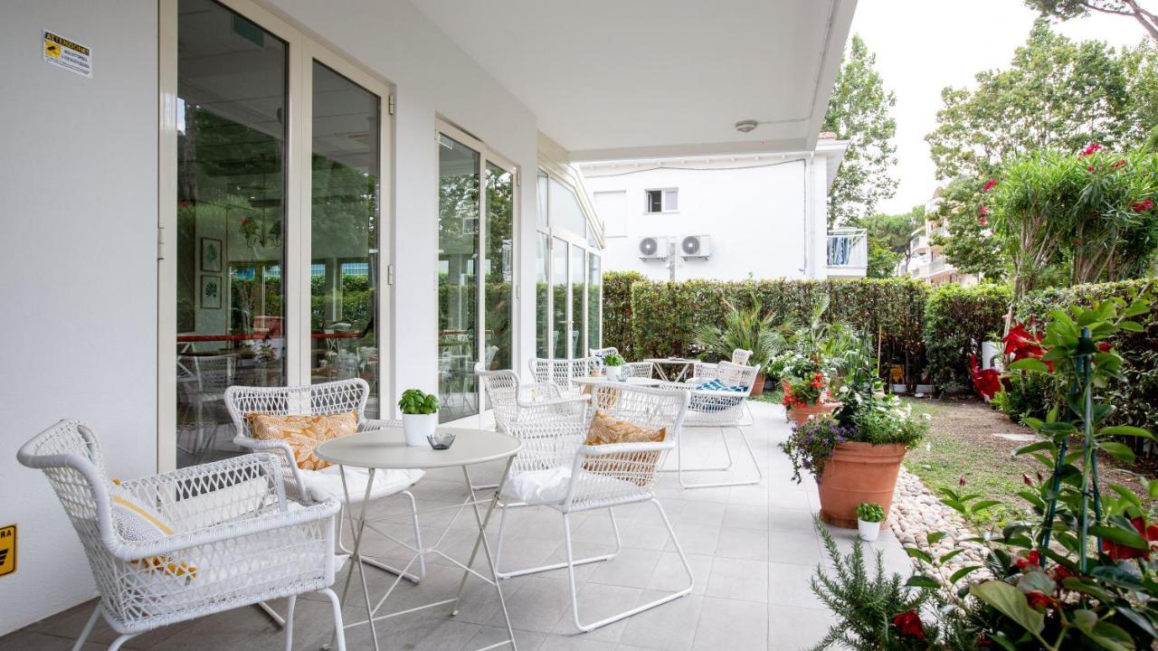 Beyou Hotel Villa Rosa Риччоне Екстер'єр фото