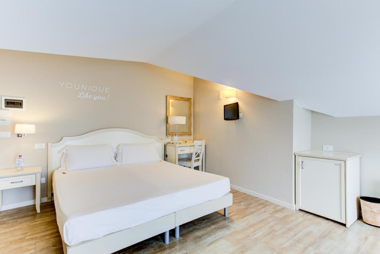 Beyou Hotel Villa Rosa Риччоне Екстер'єр фото
